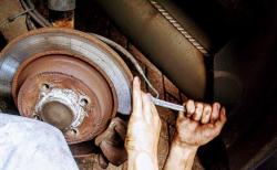 Autoservis - servisní práce Autoservis - servisní práce